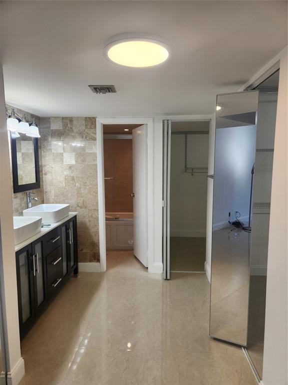 20347 W Country Club Dr - Photo 2 of 21