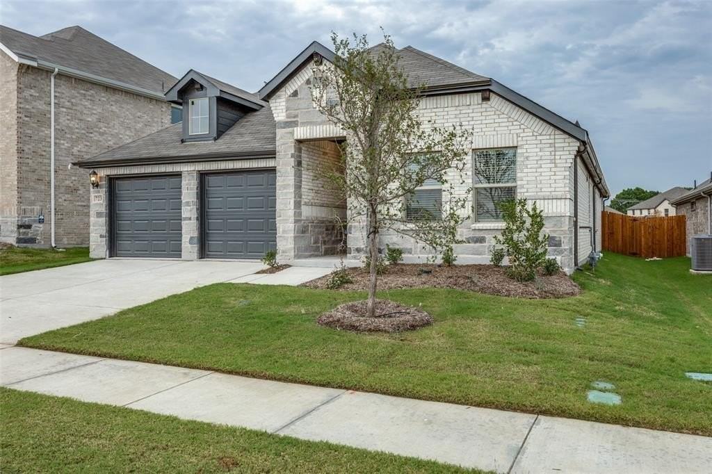 723 Buffalo Dr - Photo 2 of 25