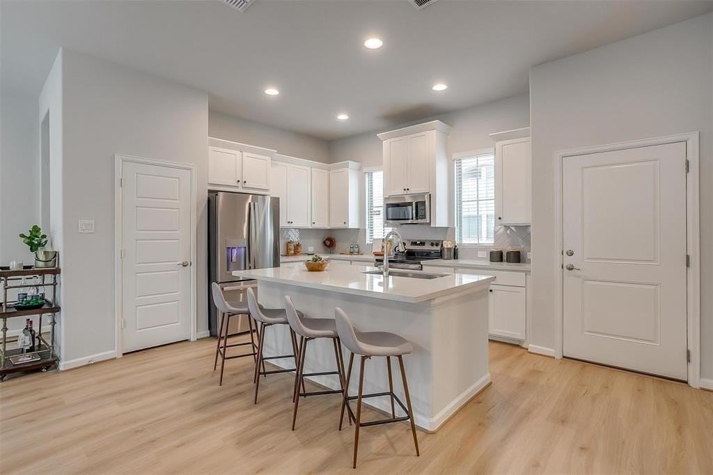 6142 Lavanda Ave - Photo 4 of 40