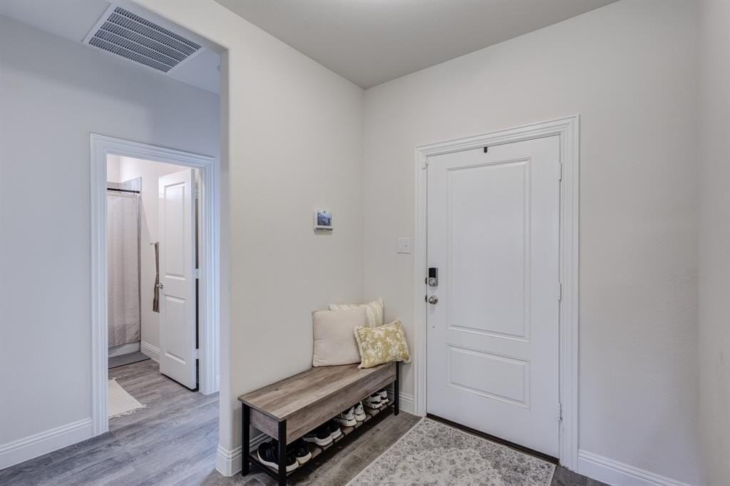 10920 Los Alamos Dr - Photo 4 of 24