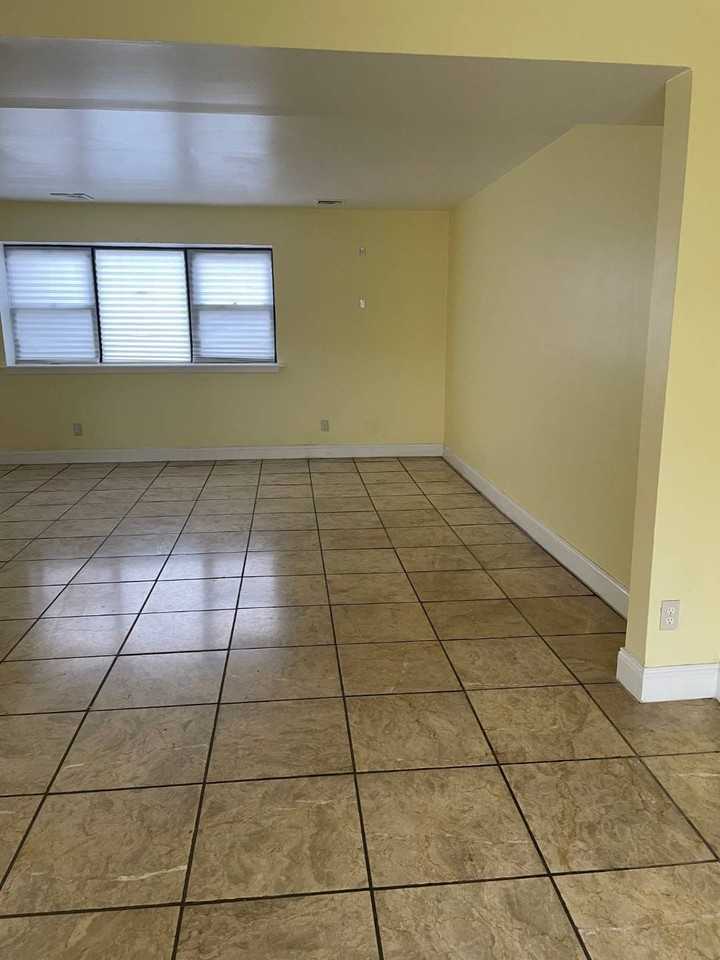 6304 Grand Central Pkwy - Photo 2 of 15