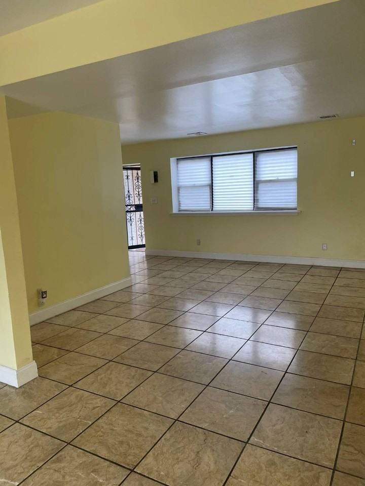 6304 Grand Central Pkwy - Photo 3 of 15