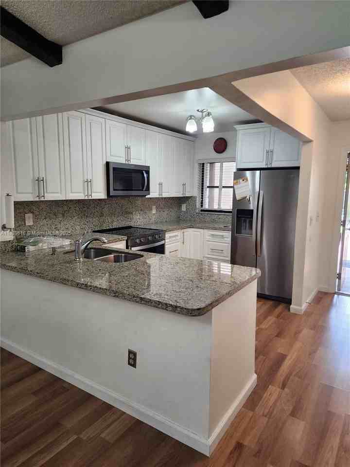 8666 Sw 114th Pl - Photo 5 of 8