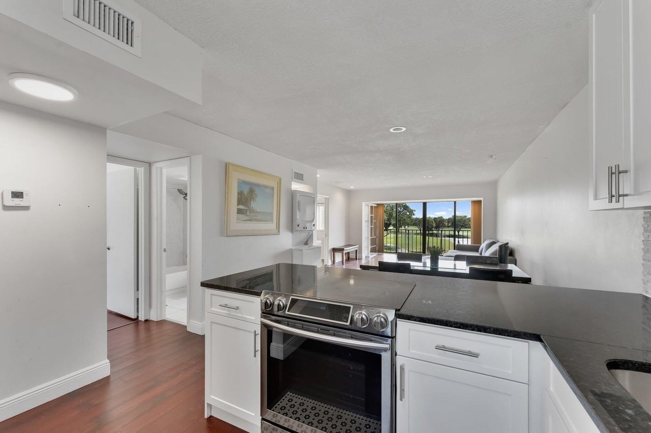 4489 Luxemburg Ct #306 - Photo 6 of 19