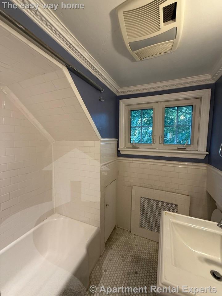 11 Beech St #2 - Photo 5 of 12