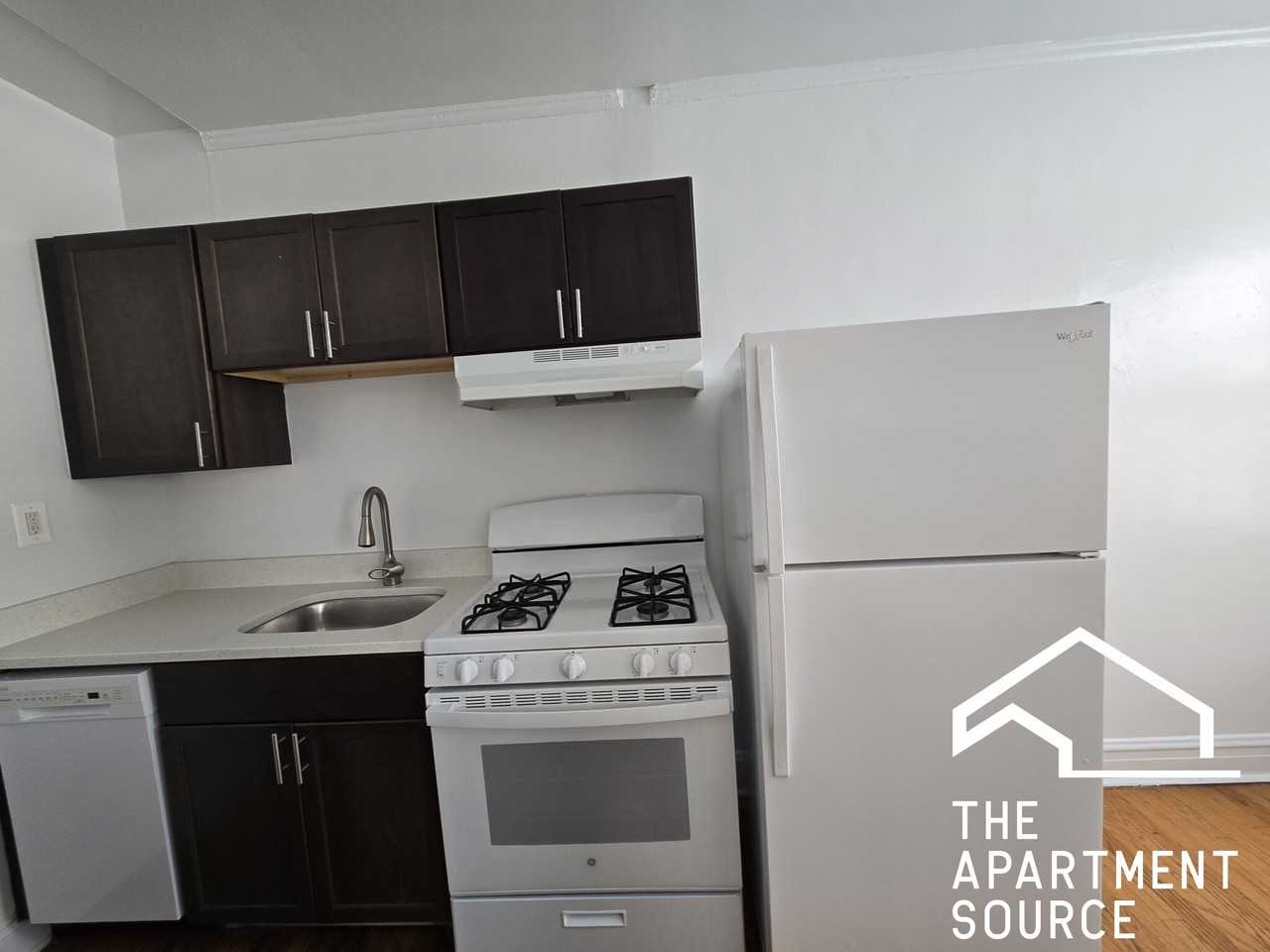 1717 W North Shore Ave #1F - Photo 2 of 8