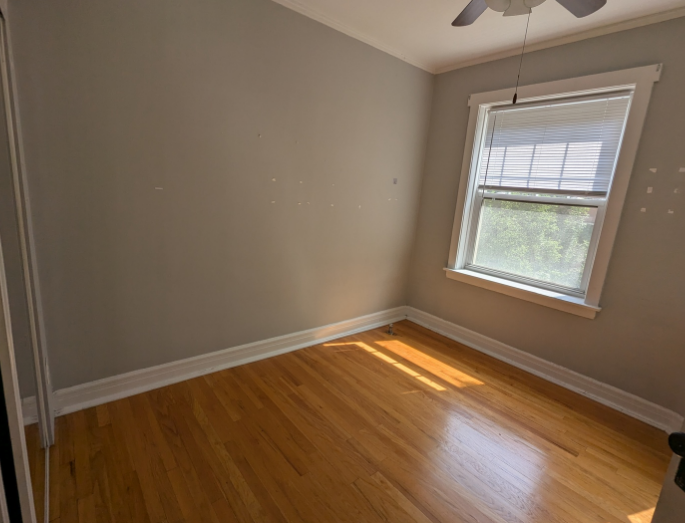 4406 N Rockwell St #2 - Photo 3 of 5