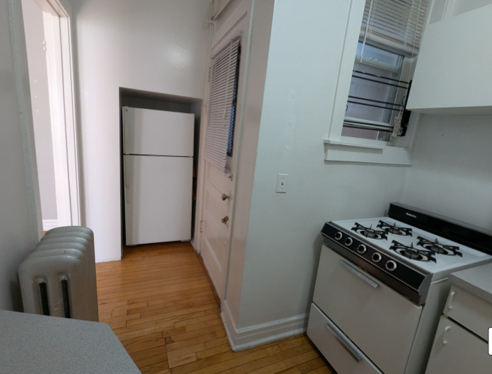 4406 N Rockwell St #2 - Photo 5 of 5