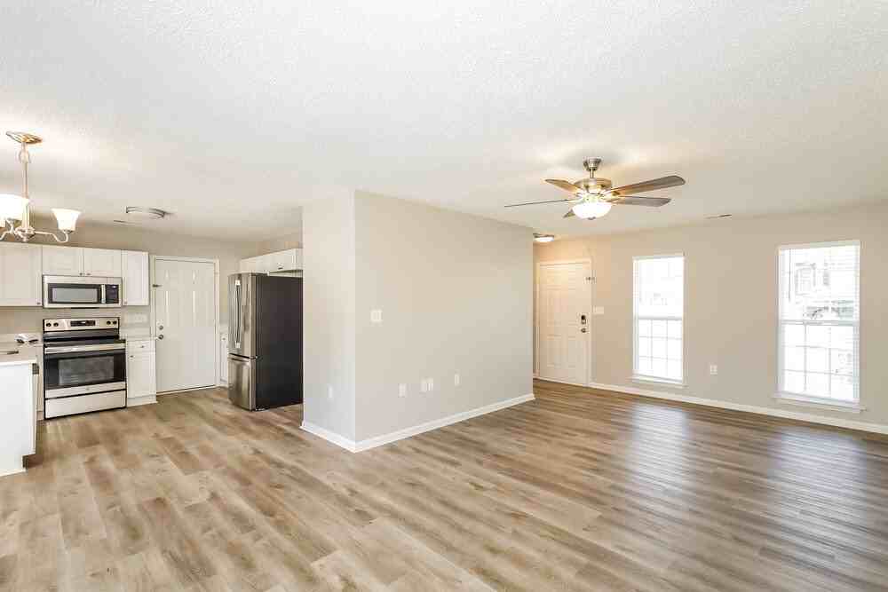 4529 Capstone Dr - Photo 5 of 17