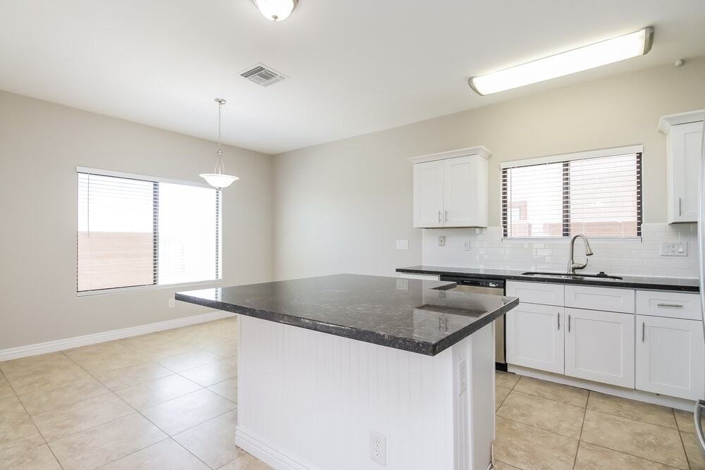 2191 E Greenlee Ave - Photo 6 of 17