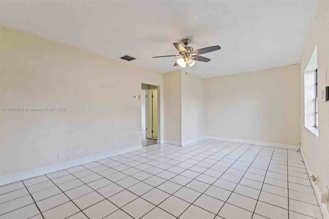 820 Alabama Ave #820FRONT - Photo 6 of 39