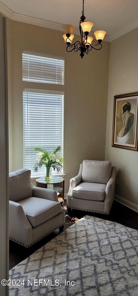 305 Ellsworth Cir - Photo 6 of 20