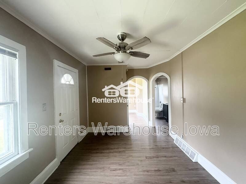 1685 Northwest Dr - Photo 3 of 19