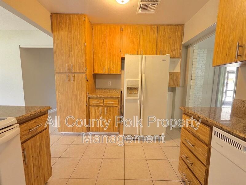 2802 Geoffrey Dr - Photo 5 of 15