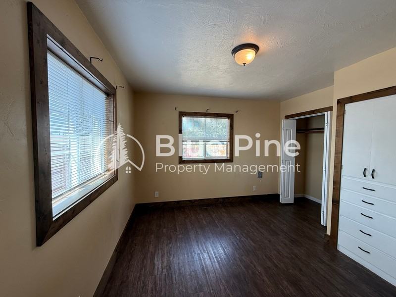 321 Lomax St - Photo 6 of 18