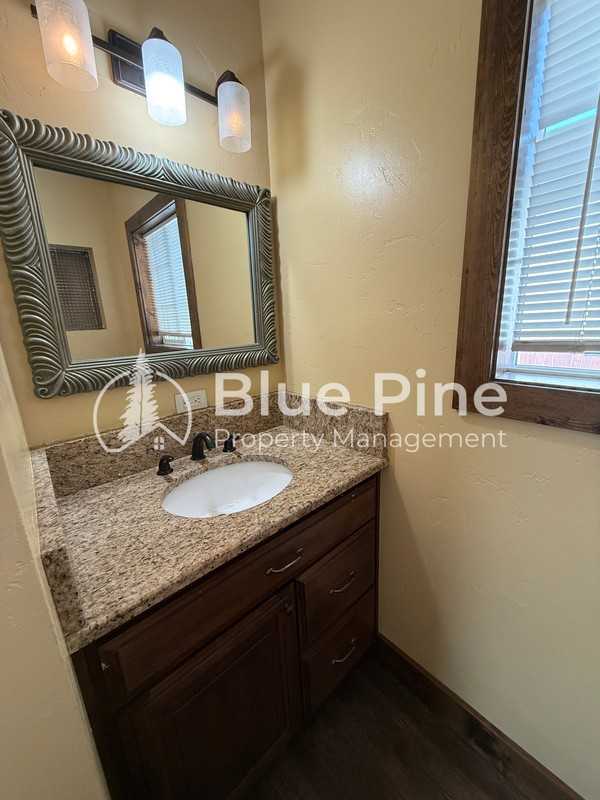 321 Lomax St - Photo 7 of 18