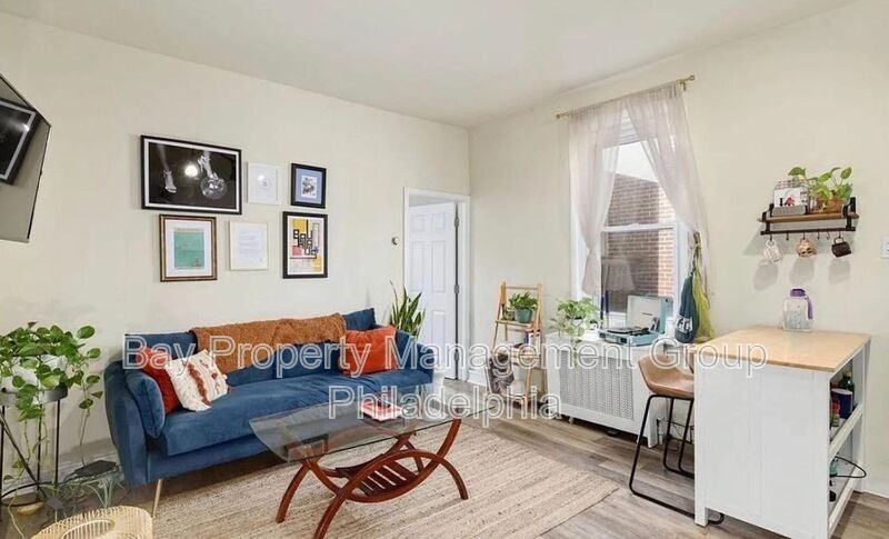 2016 S 13th St #2R - Photo 3 of 16