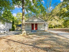 532 E Iredell Ave #A - Photo 1 of 1