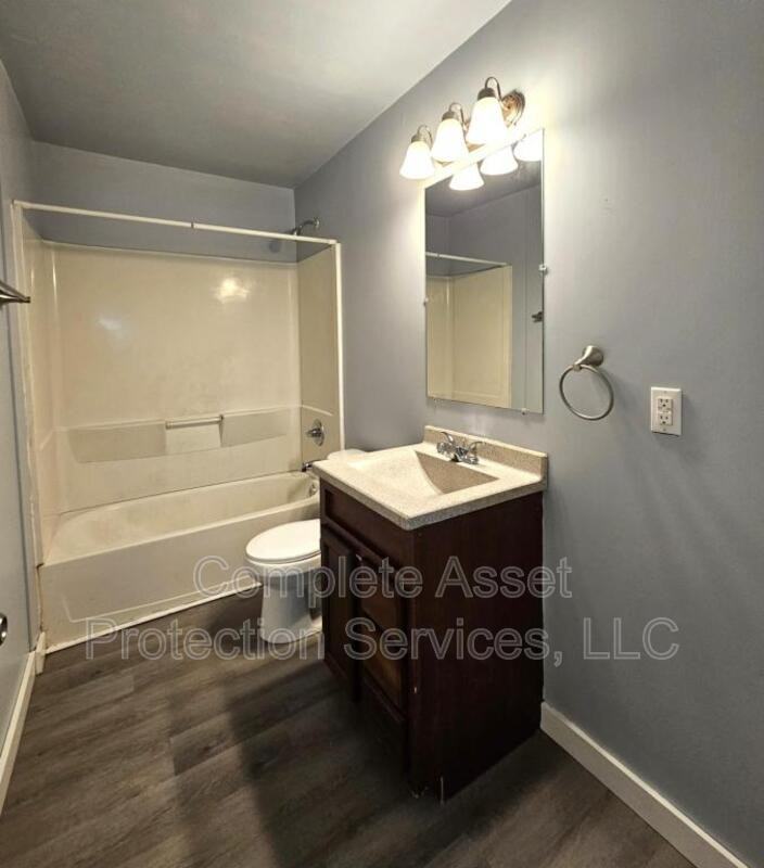 314 N Ashland Ave - Photo 3 of 7