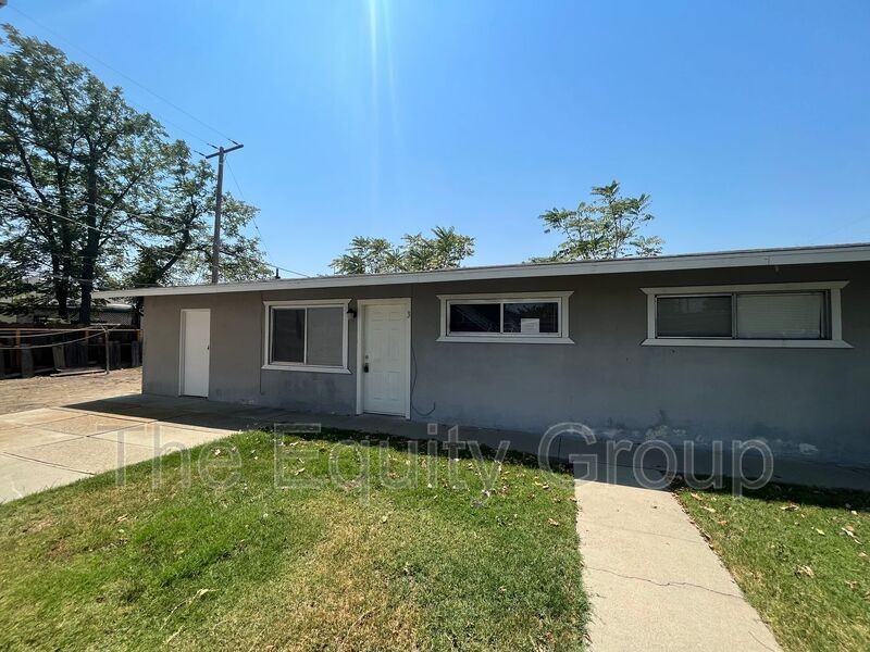 311 E Elm St - Photo 2 of 15