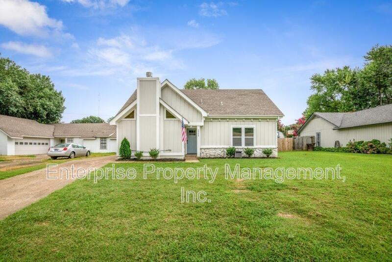 2988 Christoval St - Photo 2 of 26