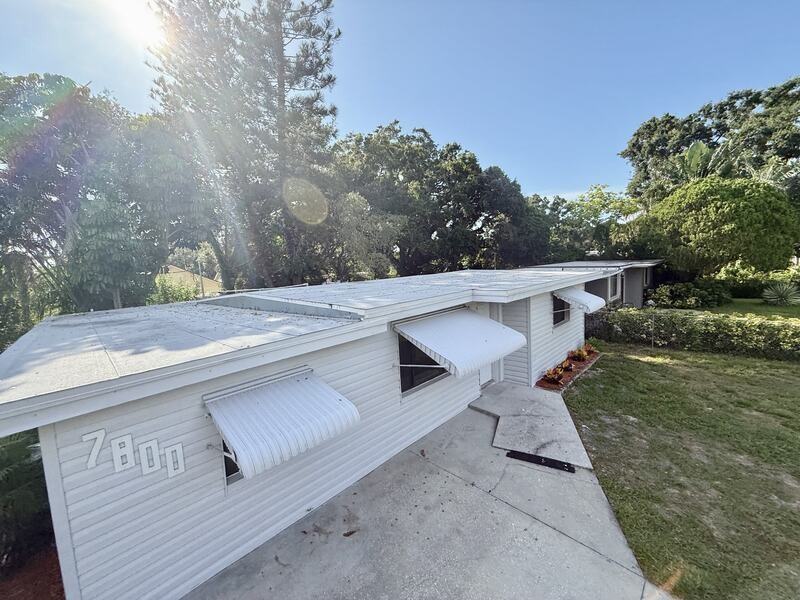 7800 52nd St N - Photo 4 of 36