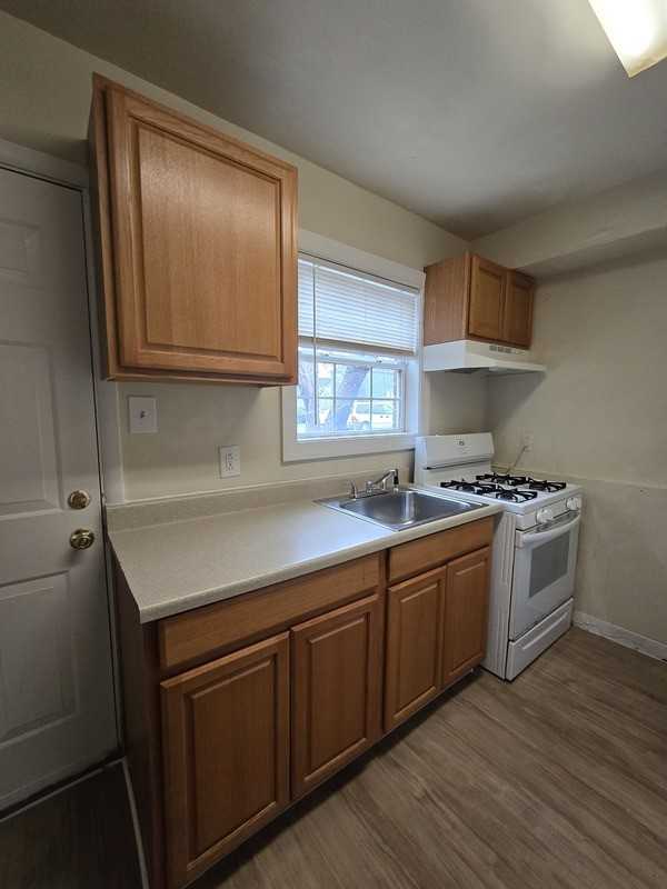 1707 Chicago Ave - Photo 2 of 14