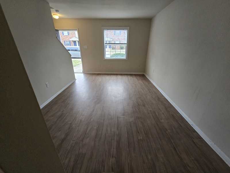 1707 Chicago Ave - Photo 4 of 14