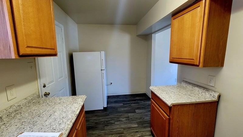 622 E 18th St - Photo 4 of 13