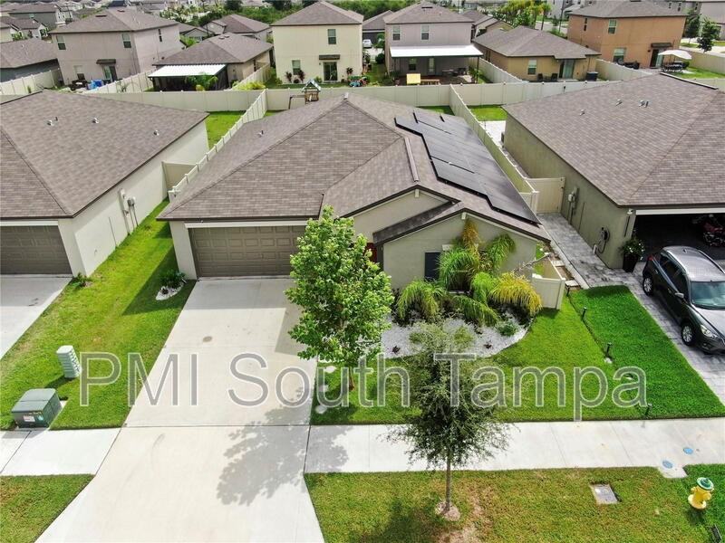 15407 Miller Creek Dr - Photo 2 of 21