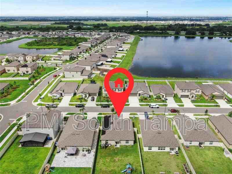 15407 Miller Creek Dr - Photo 4 of 21