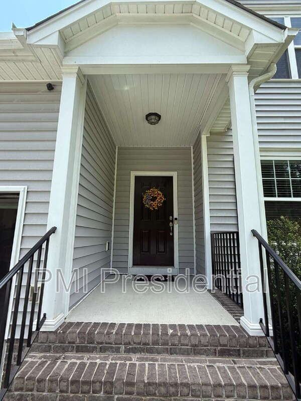 7044 Hepworth Dr - Photo 2 of 19