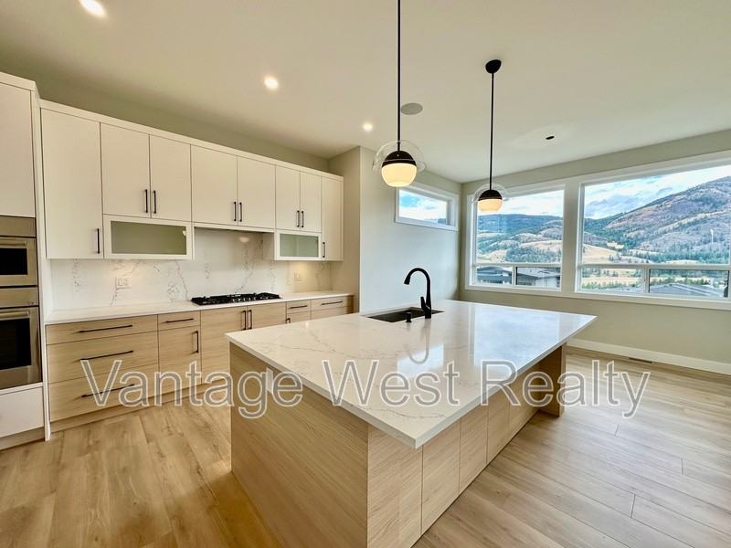 773 Melrose St - Photo 2 of 50