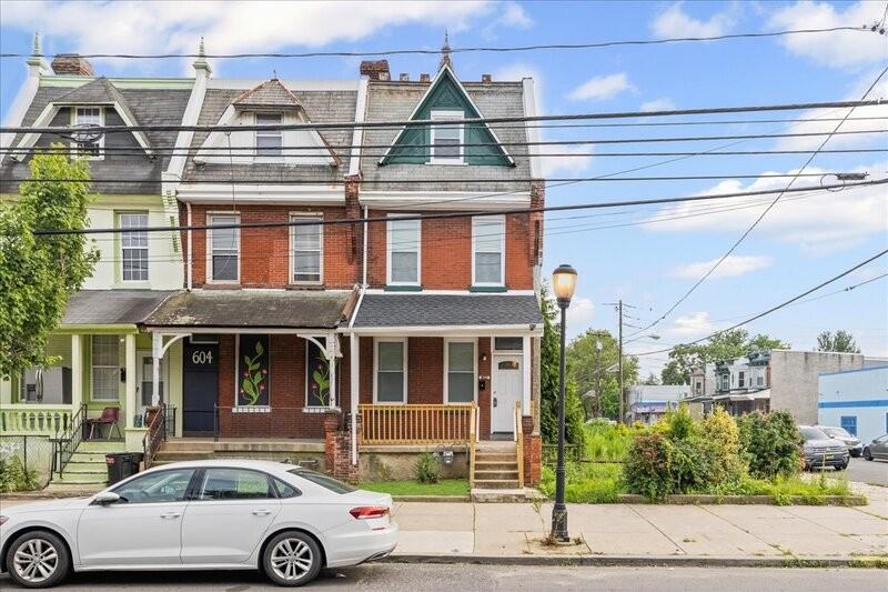 602 State St - Photo 2 of 50