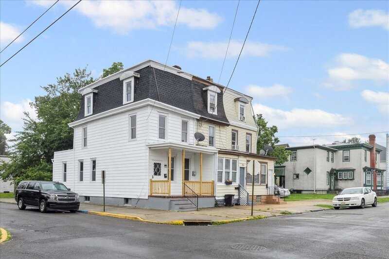 18 N Sussex St - Photo 2 of 46