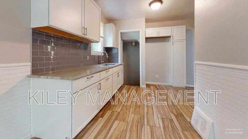 19954 Oakfield St - Photo 3 of 12