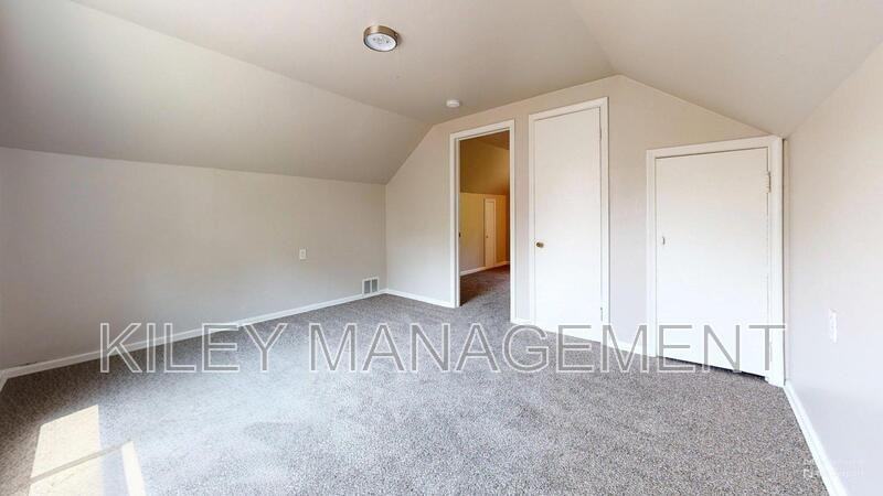 19954 Oakfield St - Photo 5 of 12