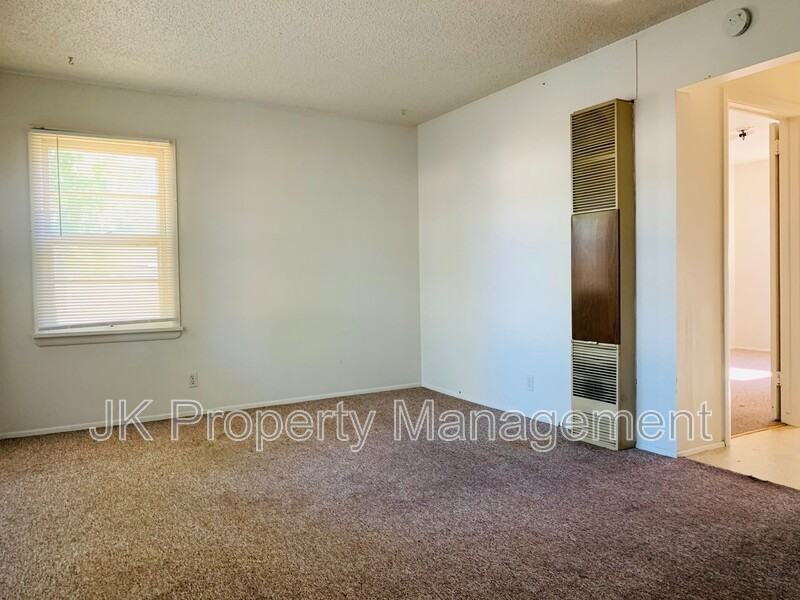 421 14th St N - Photo 2 of 14