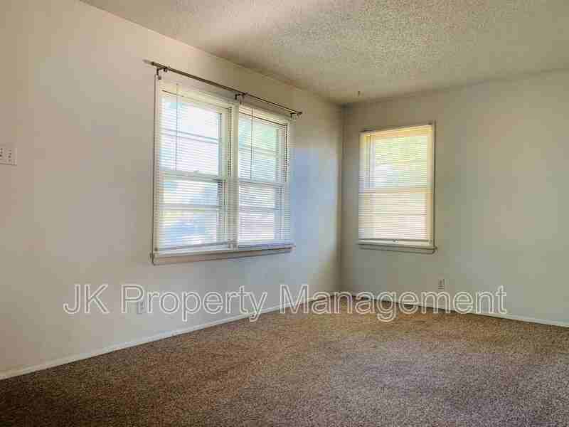 421 14th St N - Photo 4 of 14