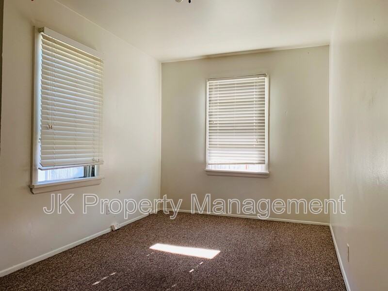 421 14th St N - Photo 6 of 14