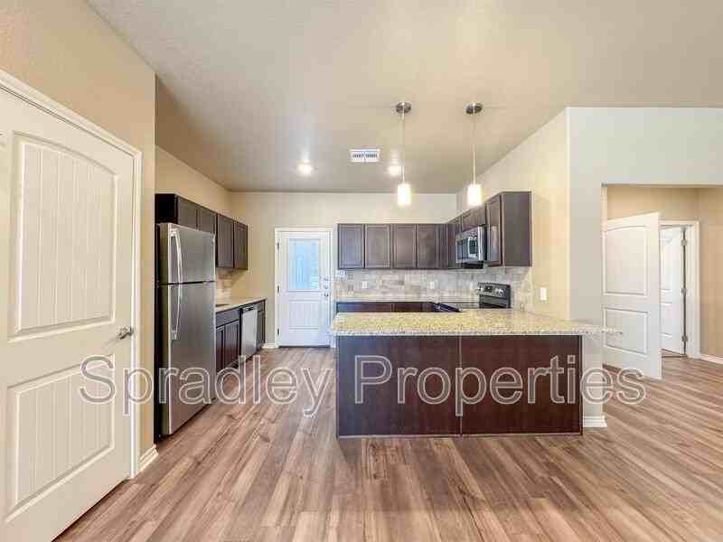 1261 Jasmine Dr Unit A - Photo 3 of 14