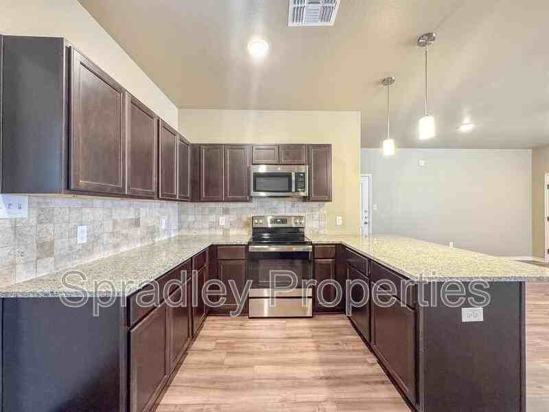 1261 Jasmine Dr Unit A - Photo 4 of 14