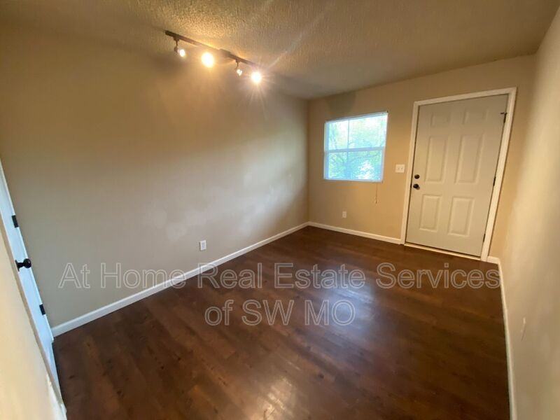 1400 S Campbell Ave #112 - Photo 2 of 7