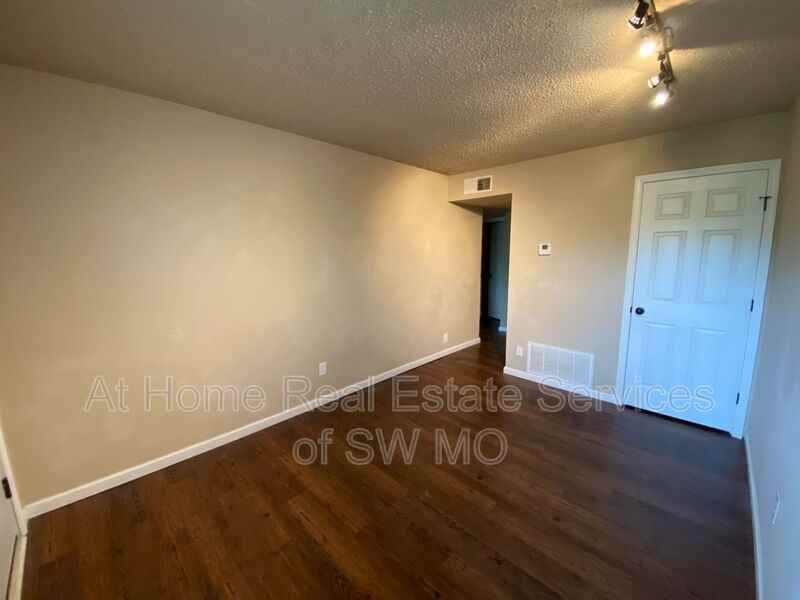 1400 S Campbell Ave #112 - Photo 3 of 7