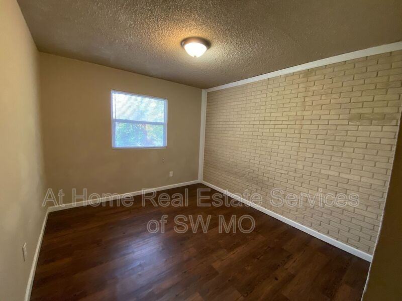 1400 S Campbell Ave #112 - Photo 4 of 7