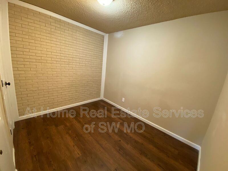 1400 S Campbell Ave #112 - Photo 7 of 7