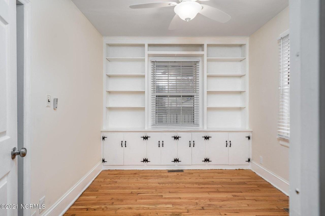 1145 Tarboro St - Photo 5 of 19