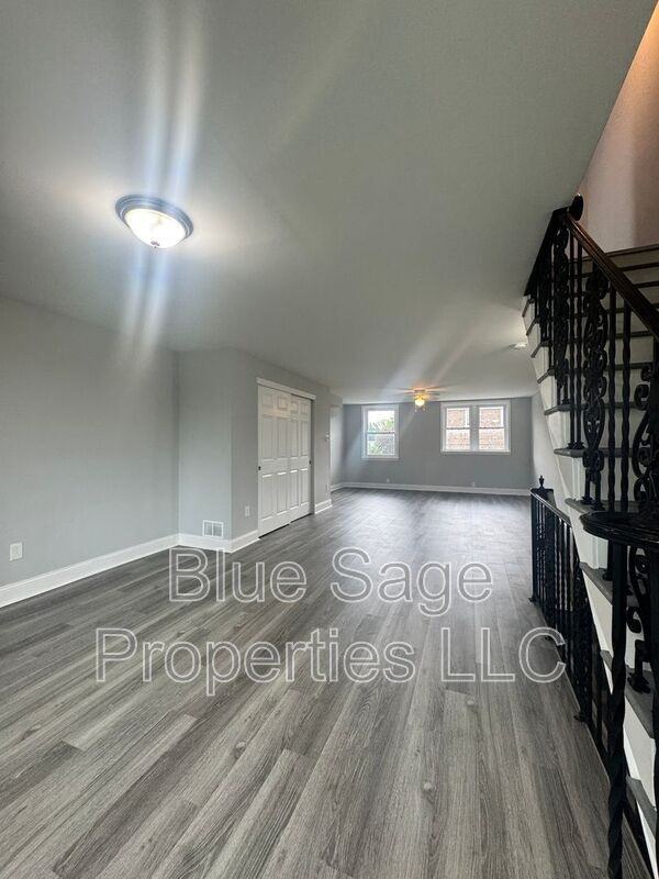 398 Westmont Dr - Photo 2 of 34