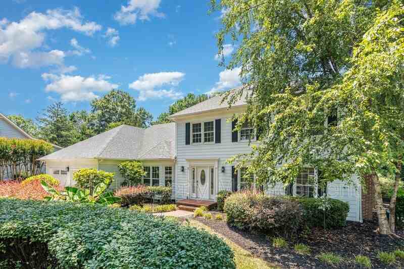 6121 Dovefield Rd - Photo 2 of 38