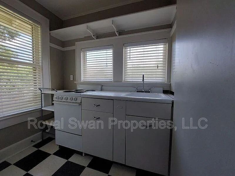 515 Mcrorie St - Photo 6 of 10